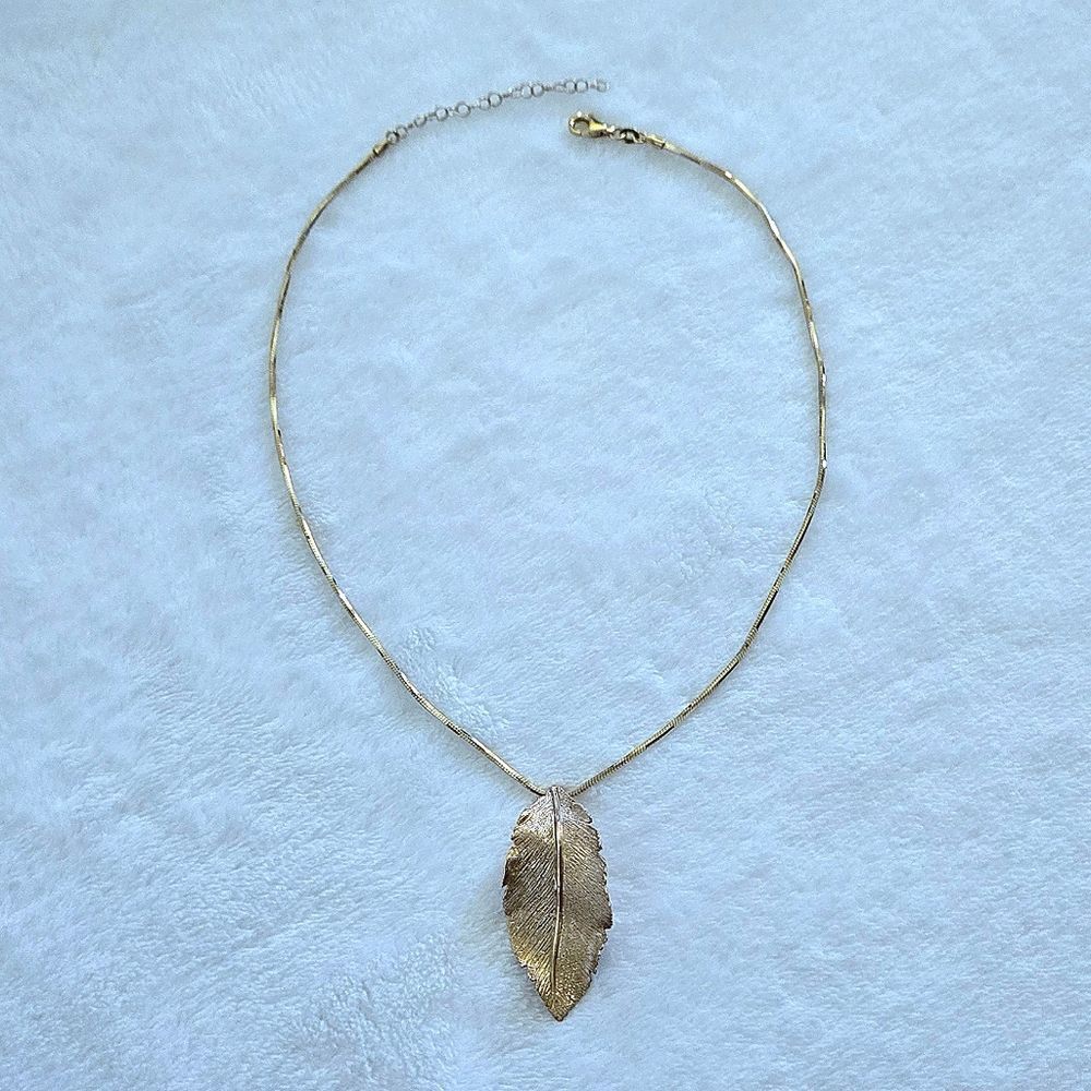 Mia Fiore Textured Wavy Leaf🍃 Pendant Necklace - NWT